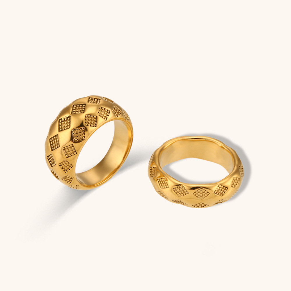 Simple Retro Golden Lattice Ring