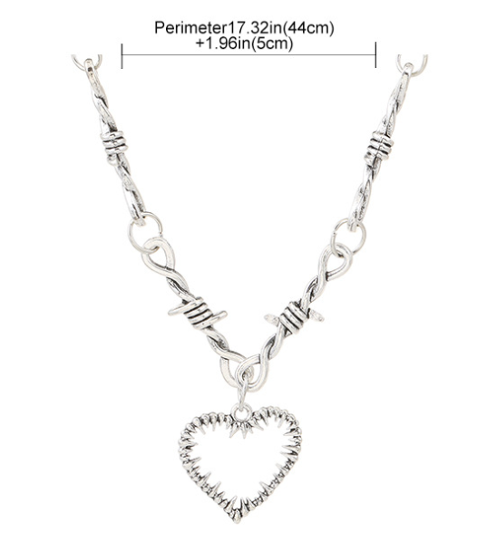 Title 1, Collar gótico de corazón con espinas oscuras, u...