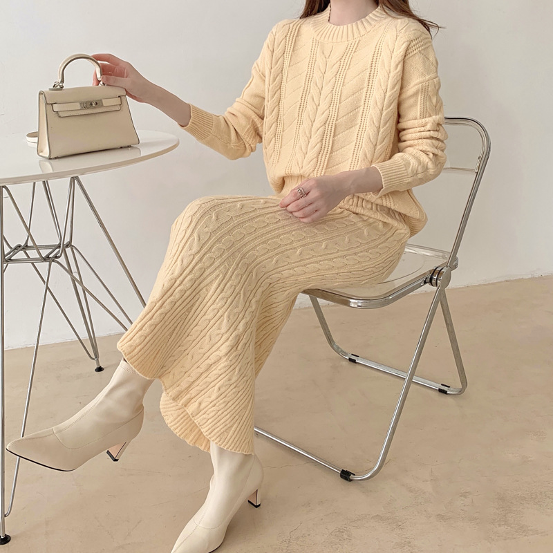 Women's Twist Slim-fit Pullover Blouse Plus Long Skirt Knitted Sweater Suit