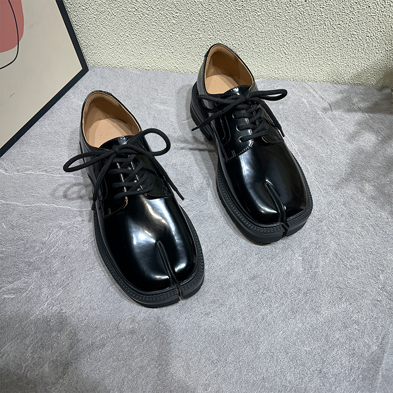 Women’s Fashion Leather Small Leather Split-toe Shoes