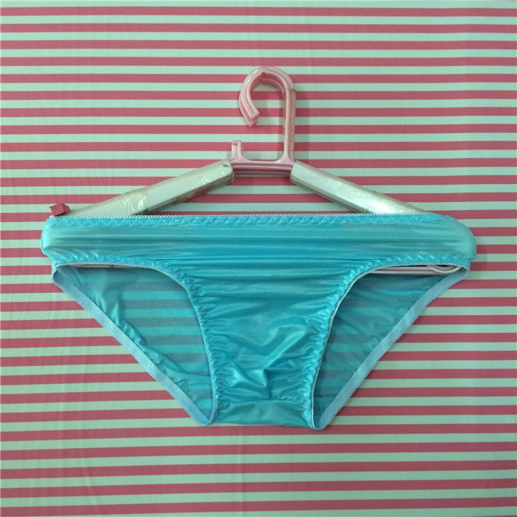Smooth And Glossy Solid Color Non Tight Triangular Underwear