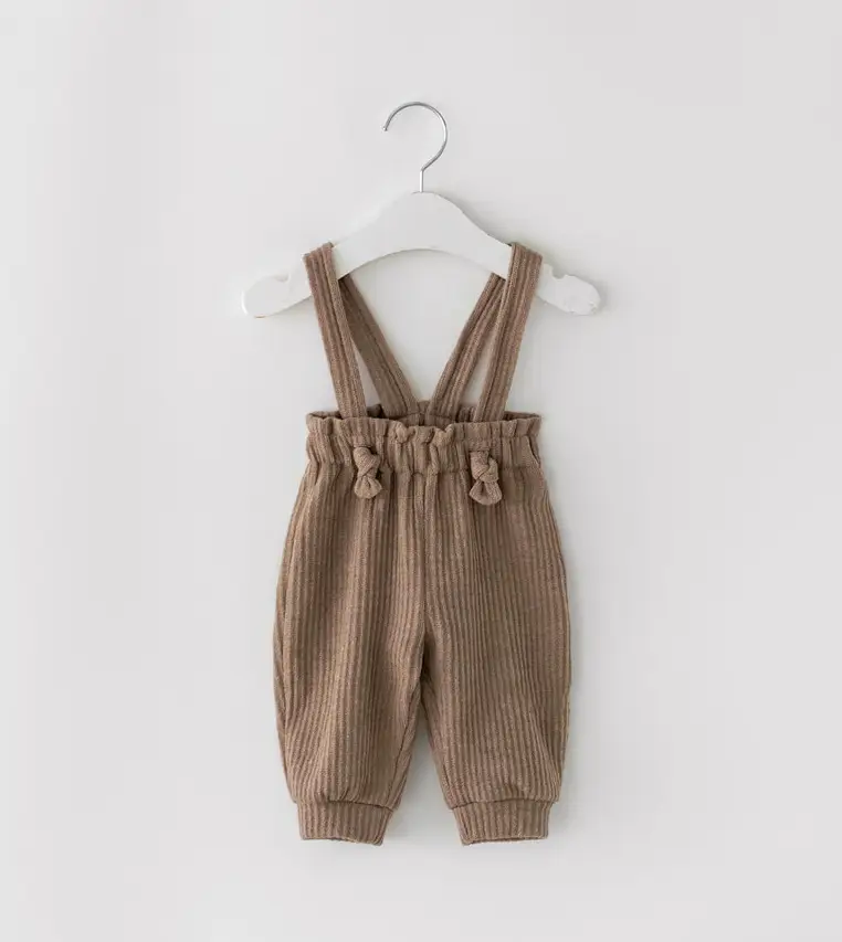 Cute And Simple One-piece Overalls For Babies And Toddlers