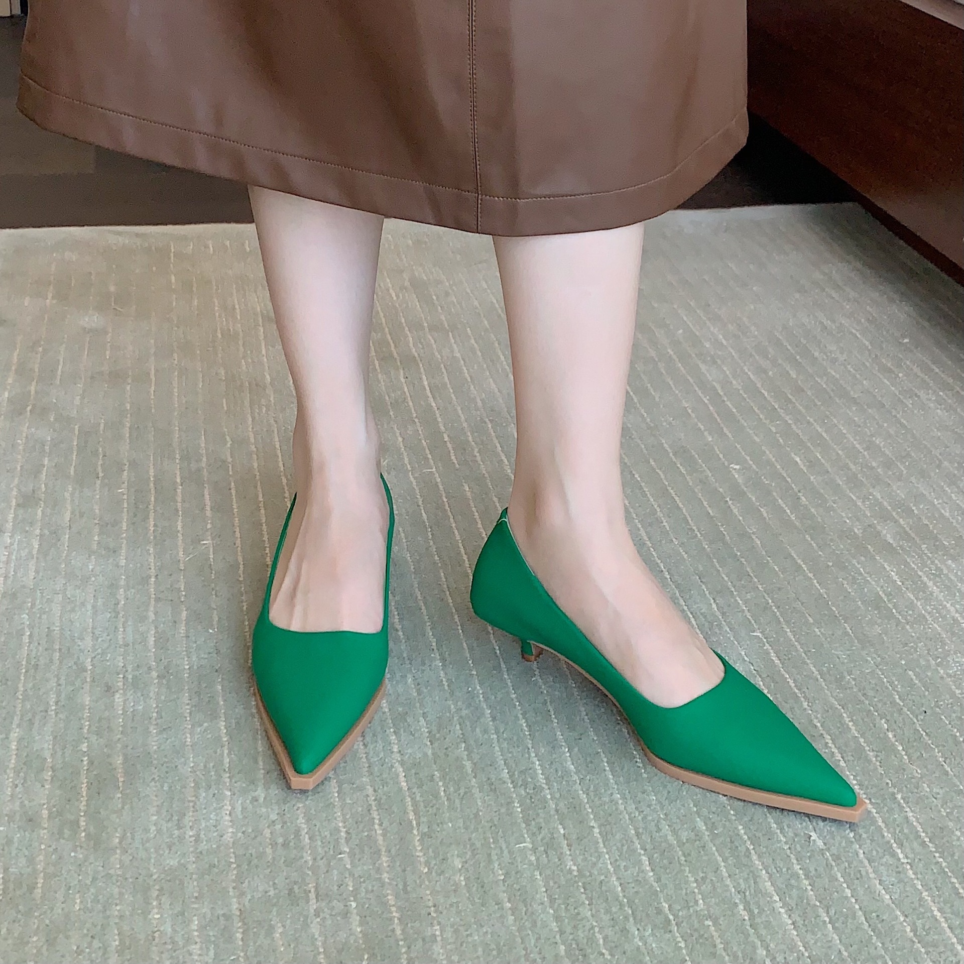 Simple Pointed Toe Pumps Low Heel Women's Shoes