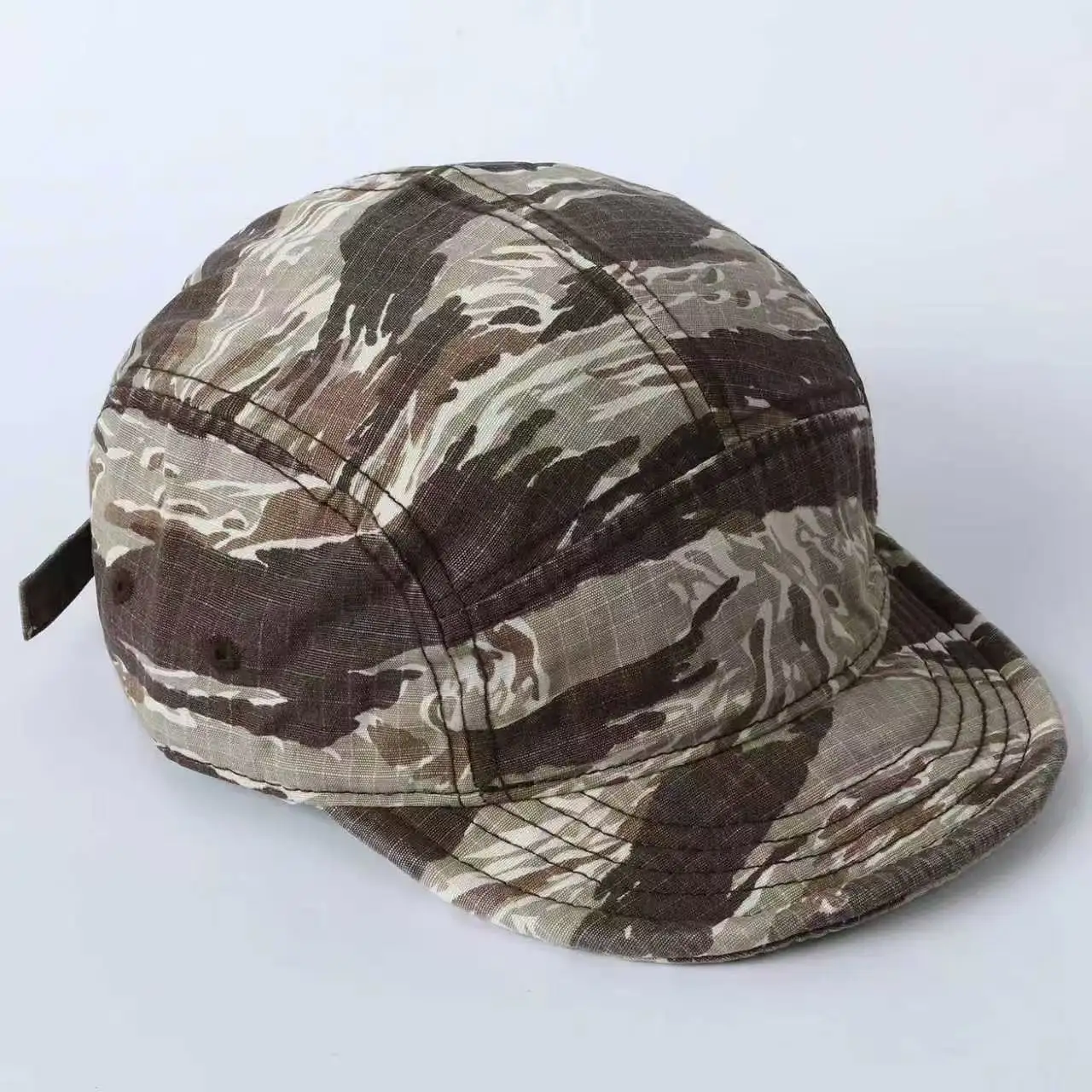 Retro Workwear-style Camouflage Short-brimmed Baseball Cap