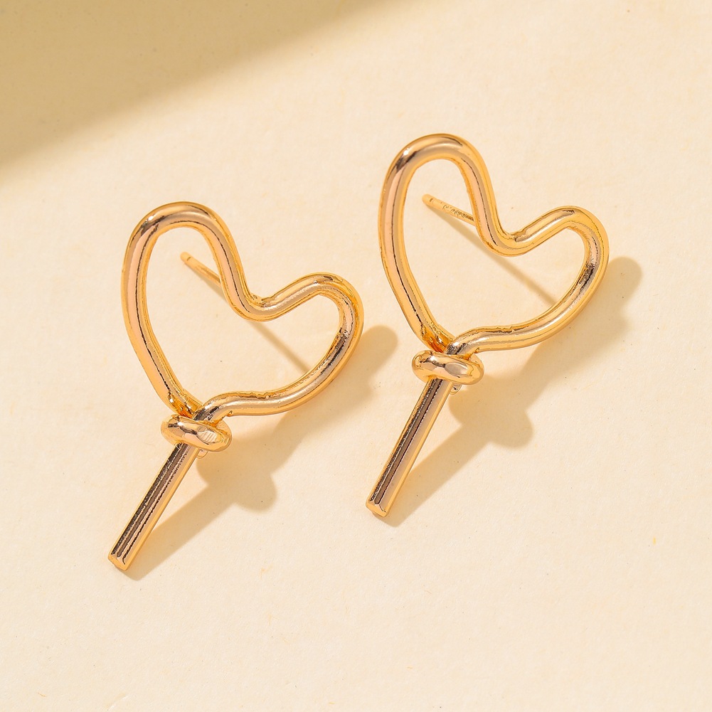 Exaggerated Personality Geometric Metal C-shaped Earrings