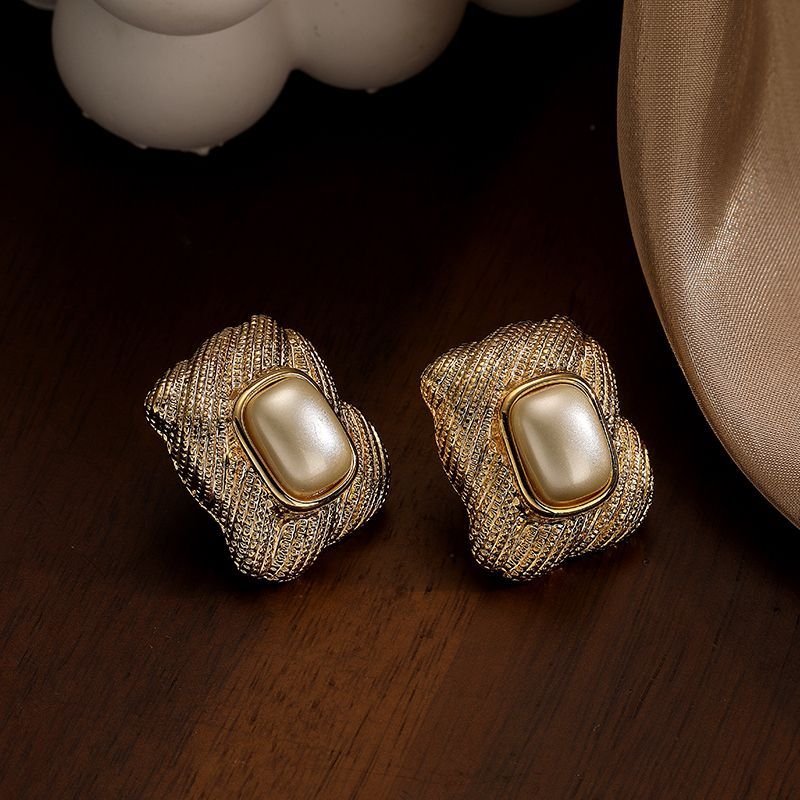 2026 New Geometric Textured Earrings, Vintage Niche Design With Premium Appeal For Women