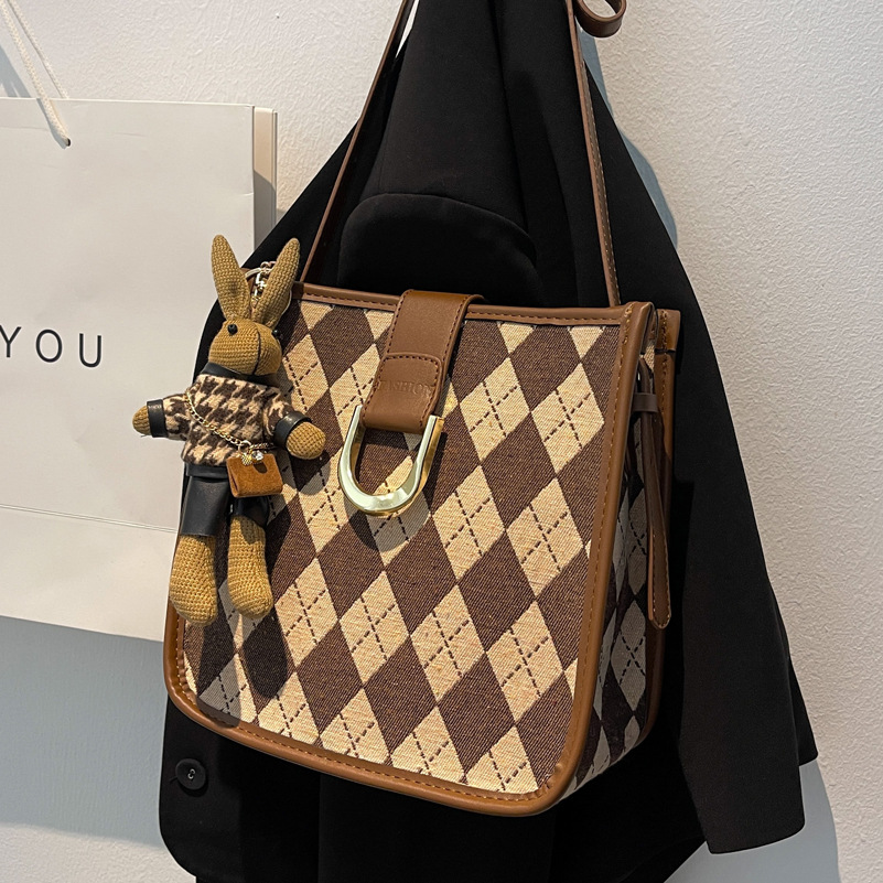 Lingge Shoulder Autumn And Winter Texture Bucket Bag