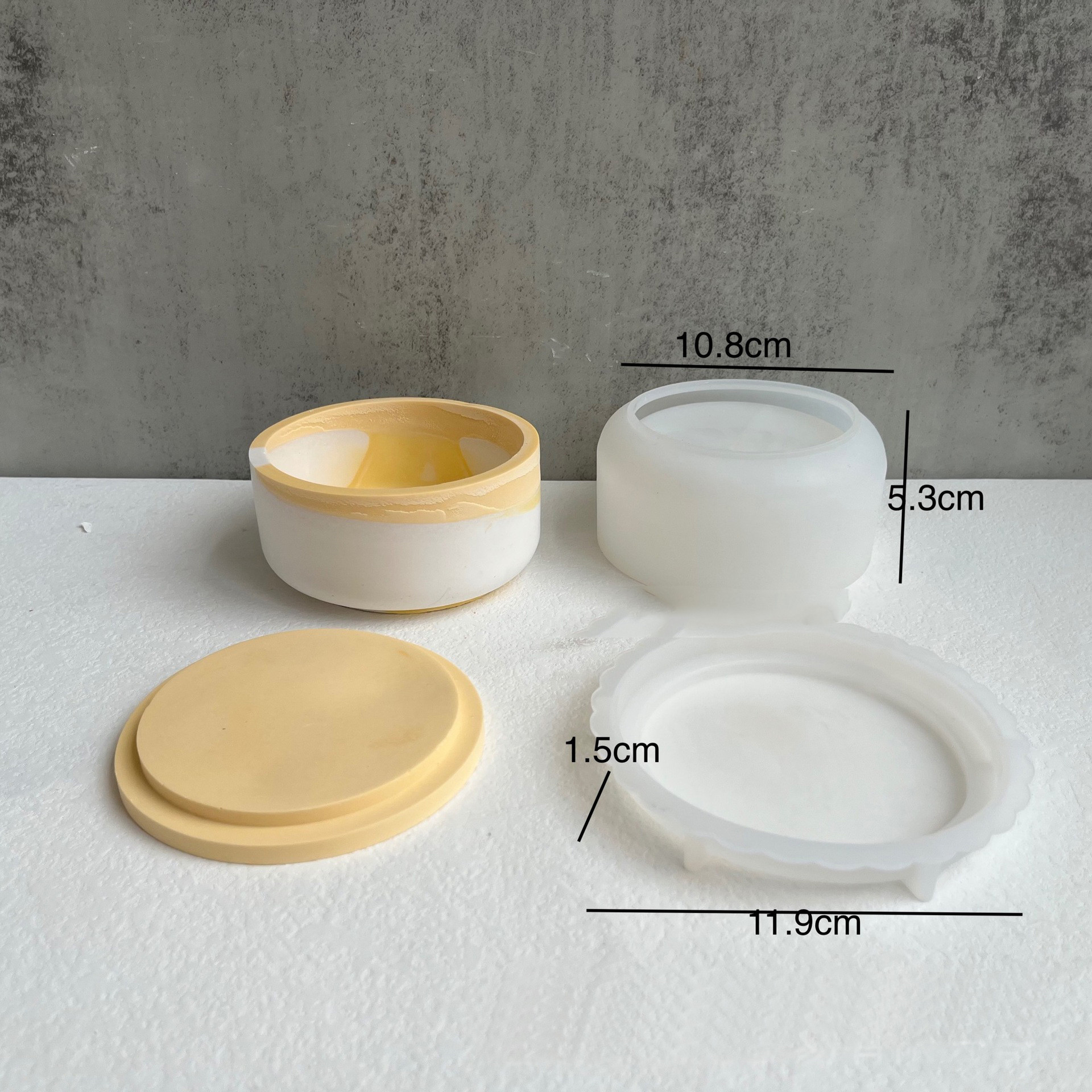 Circular mold