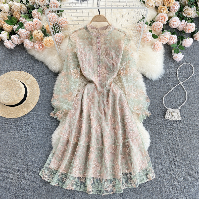 Slim Fit Short Heavy Duty Embroidered Lace Skirt With Fungus Collar — image 1