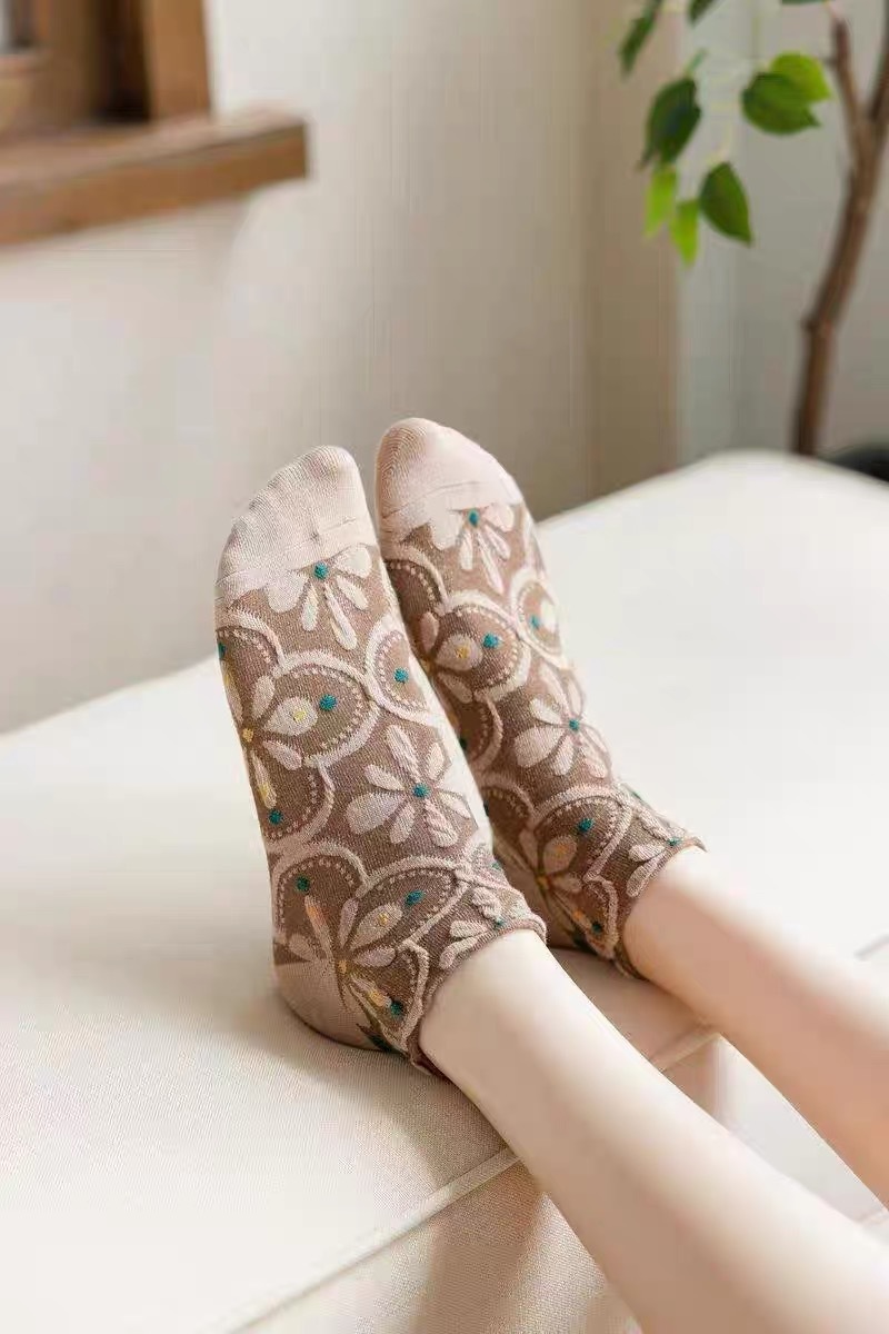 Women's Socks, Forest-style Short Socks, Retro Embossed Socks, Breathable Short Hosiery, Japanese Ins Trendy Student Socks
