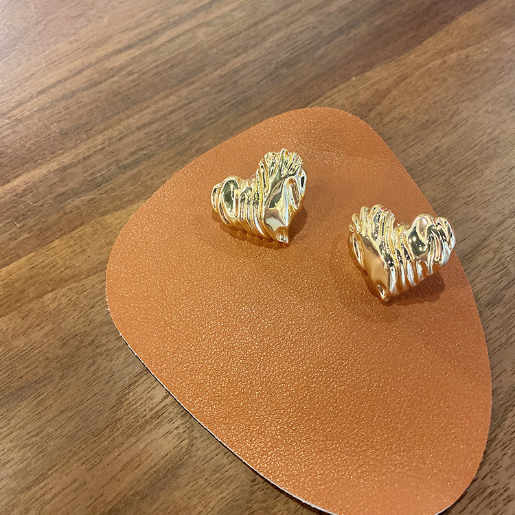 Simple And Fashionable Heart-shaped Gold And Silver Earrings