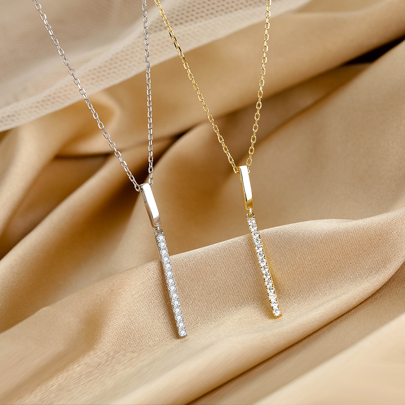 One-word Light Luxury Niche Design Necklace