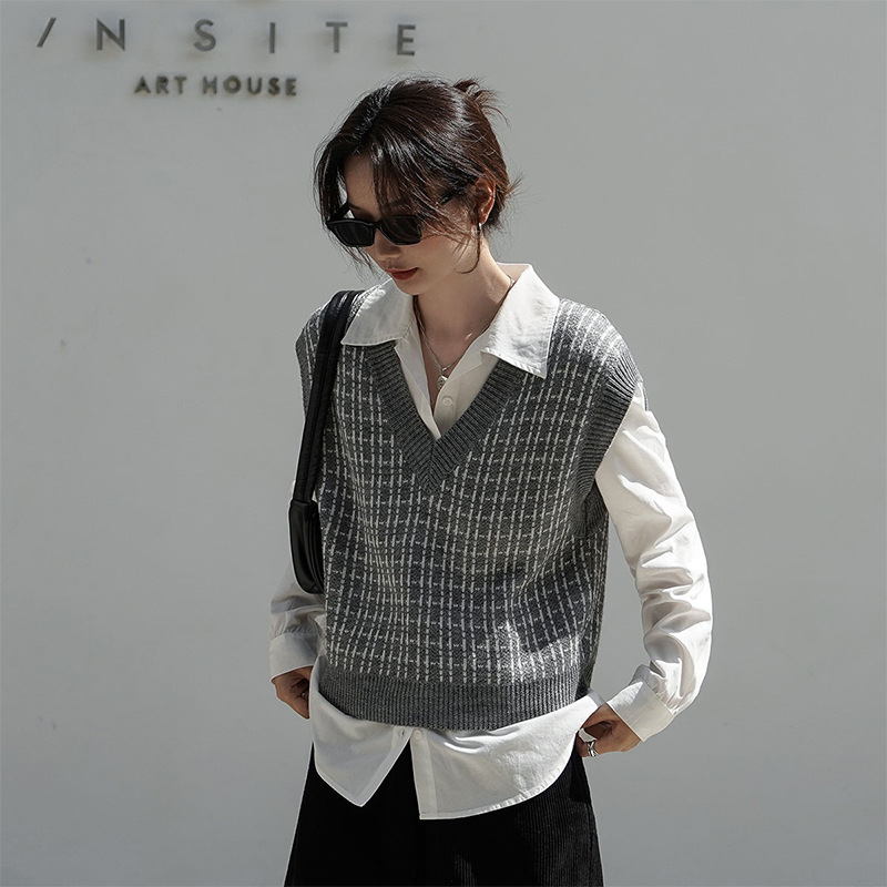 Sleeveless Design Sense Pullover Sweater