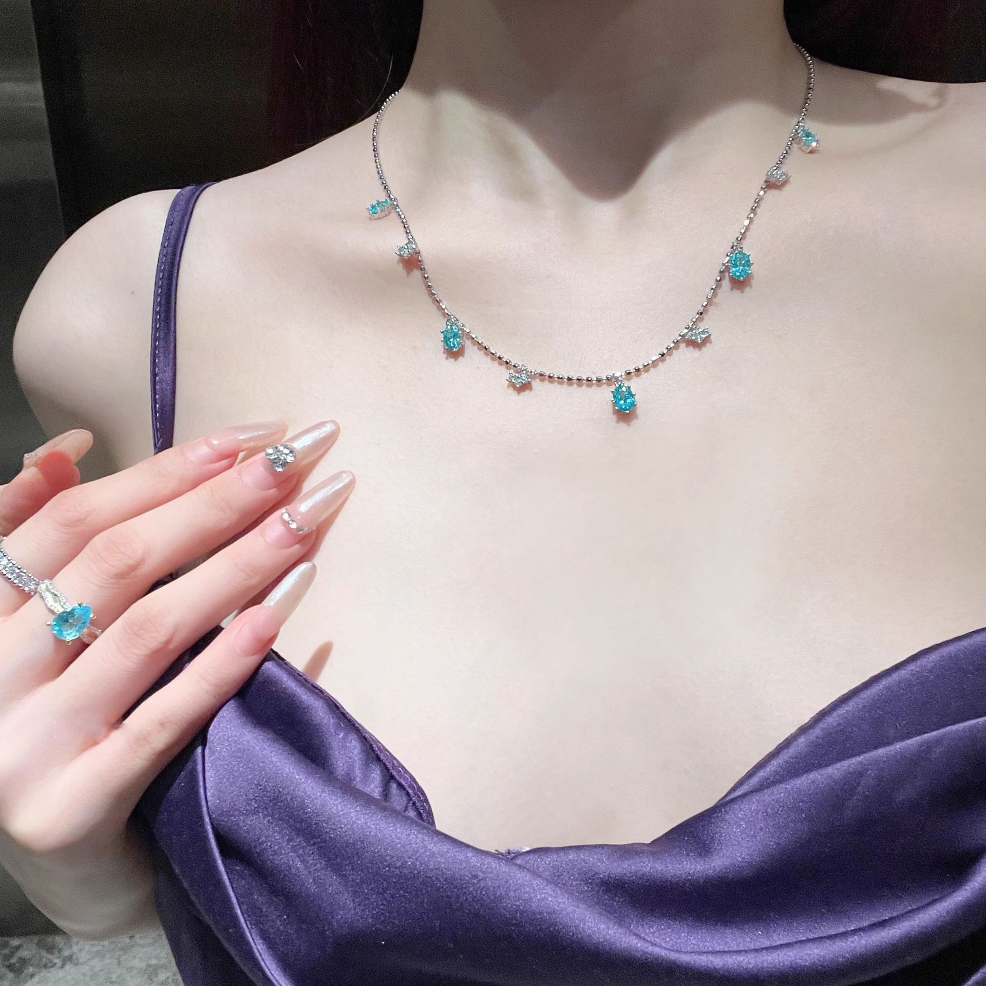 Light Luxury Elegant Clavicle Necklace For Women, Island Story Style Lake Blue & Paraiba Tone Green Simulated Crystal Pendant, Heart Rhinestone Tassel Neck Jewelry — view 3