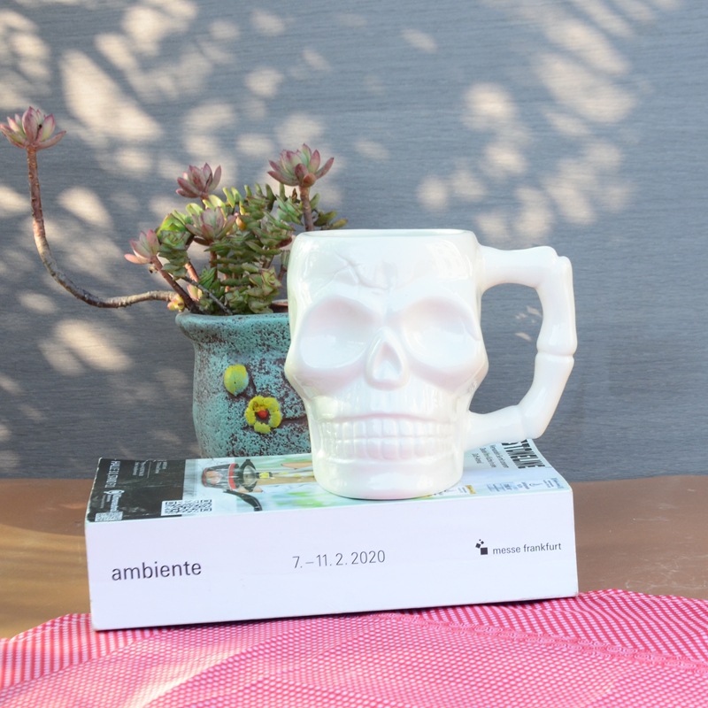 Skull Stereo Ceramic Mug Halloween (White skull1)