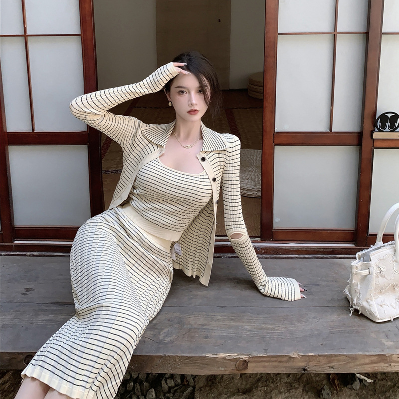 Buttoned Hollow Bottoming Shirt Small Coat Top