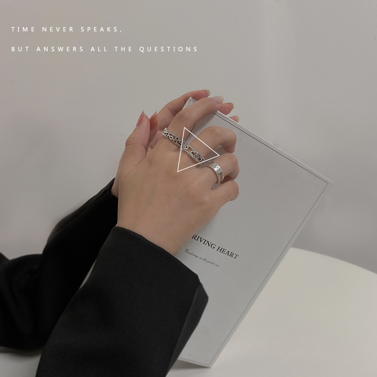 Retro Light Luxury Chain Letter Double Ring Women