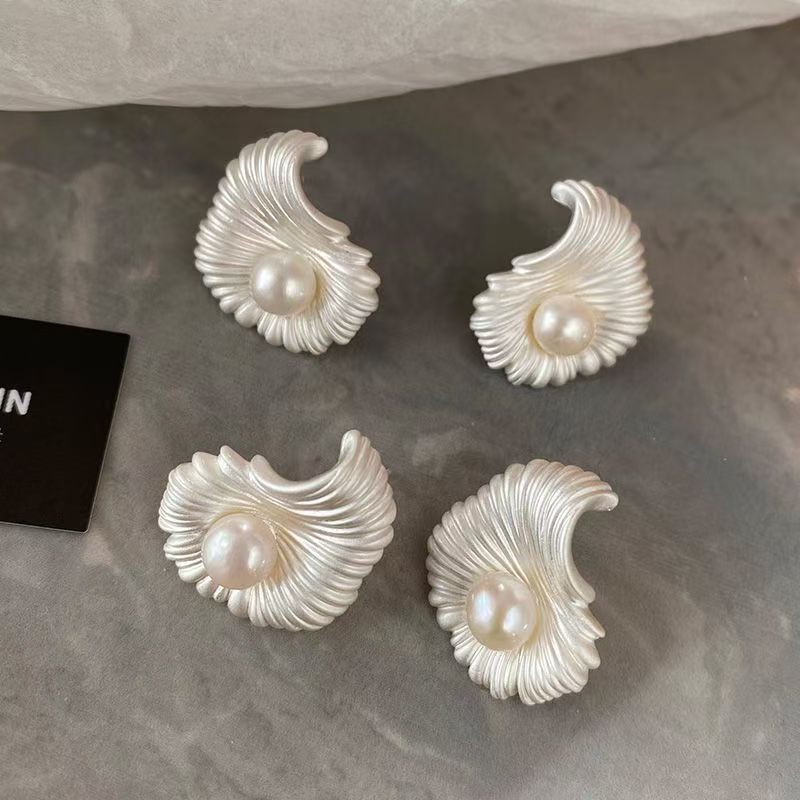 2026 New Fan-Shaped Pearl Earrings, High-End Light Luxury Unique Elegant Irregular Matte Finish Women Ear Jewelry