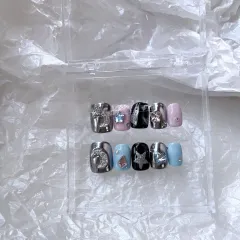 Star Girl Wears Nail Patch - Ultra Short Square Circle - View 1