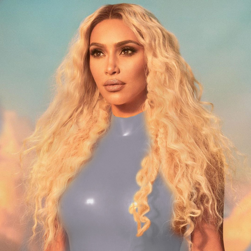 غطاء رأس صناعي بتدرج ذهبي كبير مموج للشعر الطويل المجعد