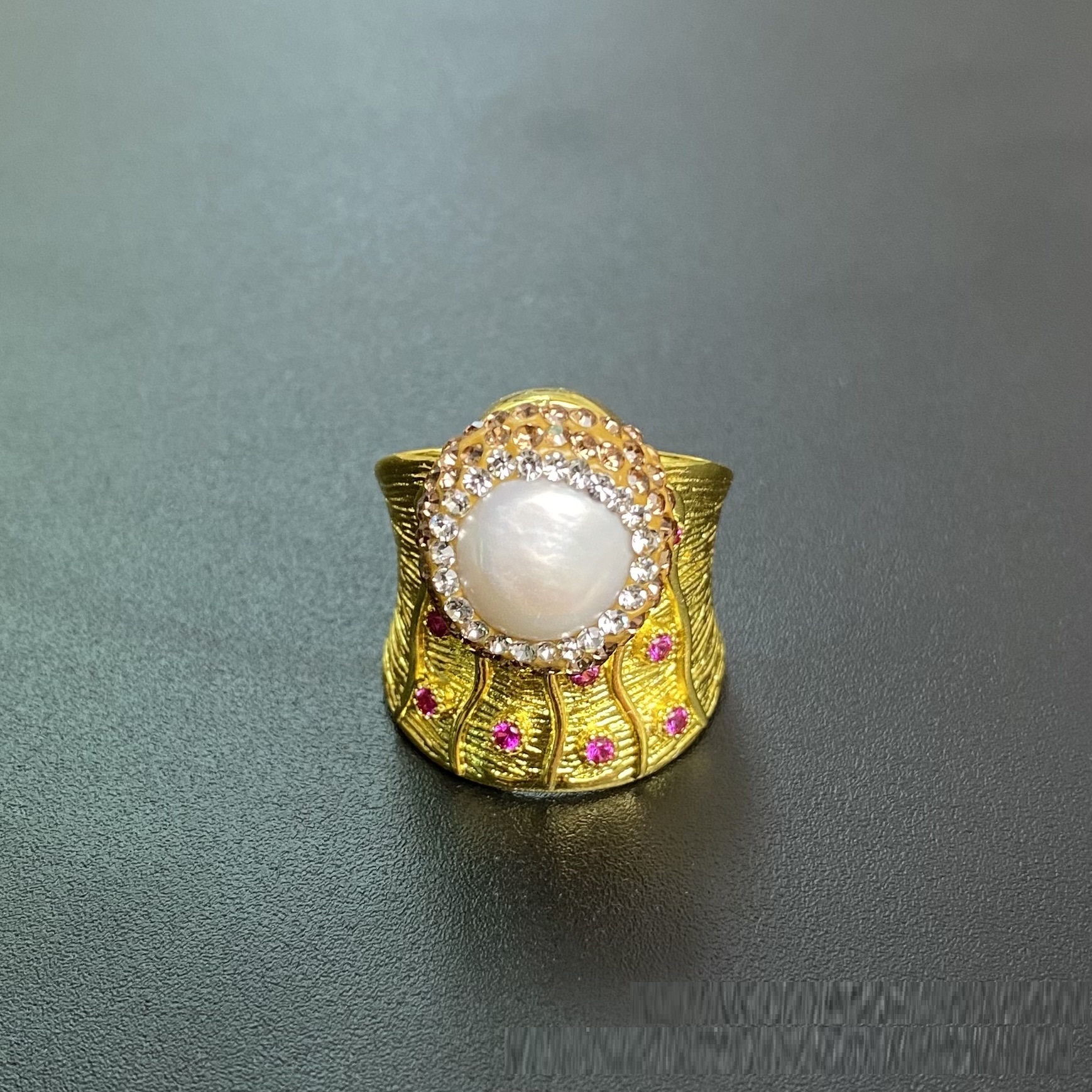 Title 2, Bague Vintage européenne et américaine en perle...