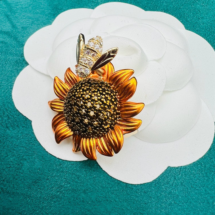 Cute Sun Flower Corsage High-end Bee Brooch
