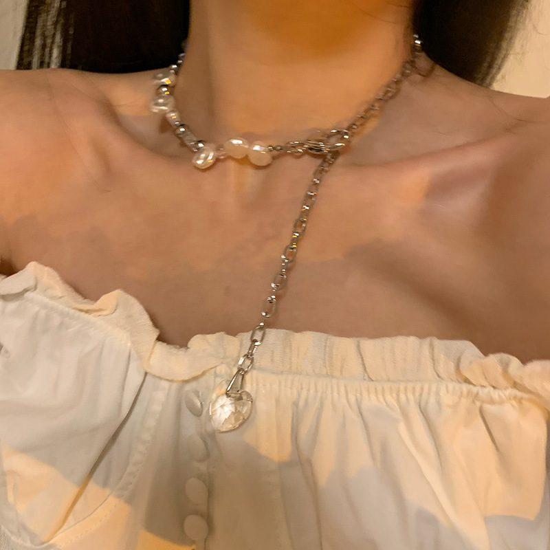 سلسلة بسيطة بتصميم شخصية عصرية للترقوة