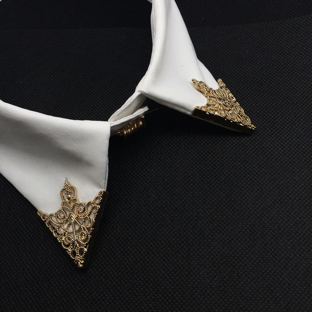 Title 6, Retro pattern triangle collar pin