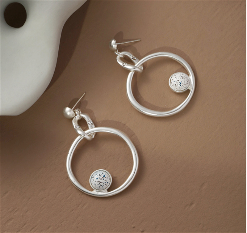 Simple Design And Versatile Temperament Earrings