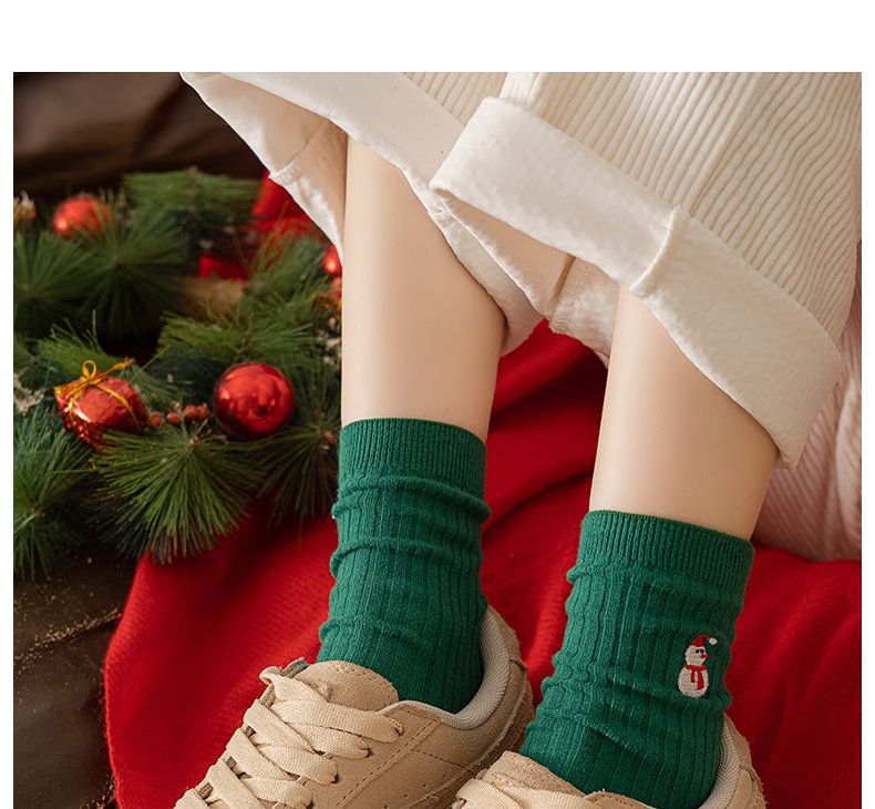 Christmas Gift Box Socks Cotton Mid-Calf Socks For Fall,Winter Women’s Embroidered Socks Holiday Gifting Specialty Women’s Socks Womenswear