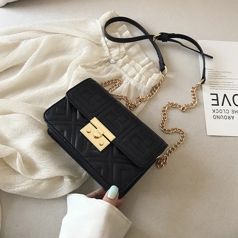 Fashion One-shoulder Messenger Chain Bag, Embroidery Thread Rhombic Temperament Girl Small Square Bag - Black