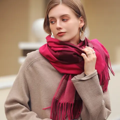 Fashion Scarves for Women in Autumn and Winter