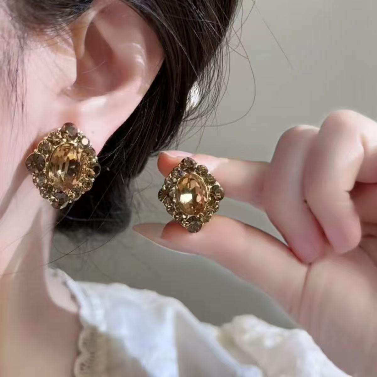 2026 Bestselling Maillard Retro Coffee Rhombus Full Rhinestone Snap Hoop Earrings, Sparkling Luxury Diamond Inlaid Ear Buckles For Women