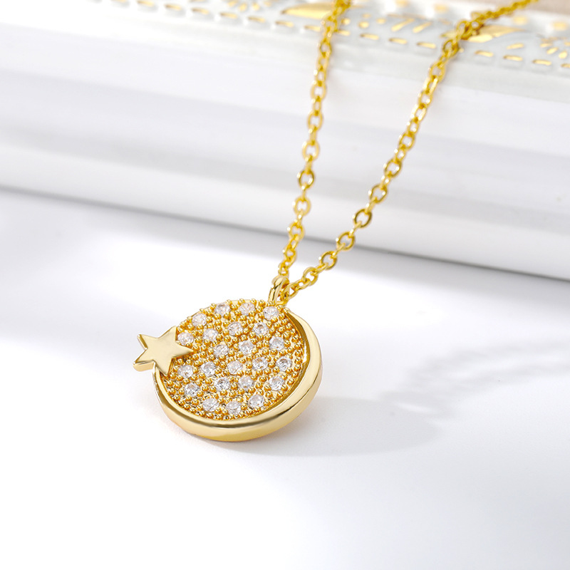 Actress Moon Inlaid Zircon Pendant Clavicle Chain