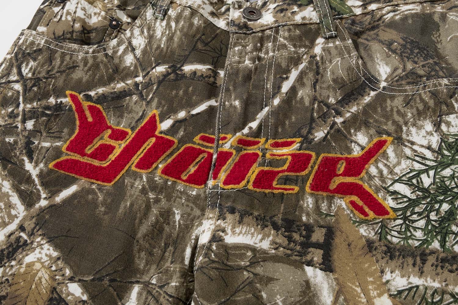 Vintage Street Alphabet Towel Embroidered Camouflage Jeans For Men And Women