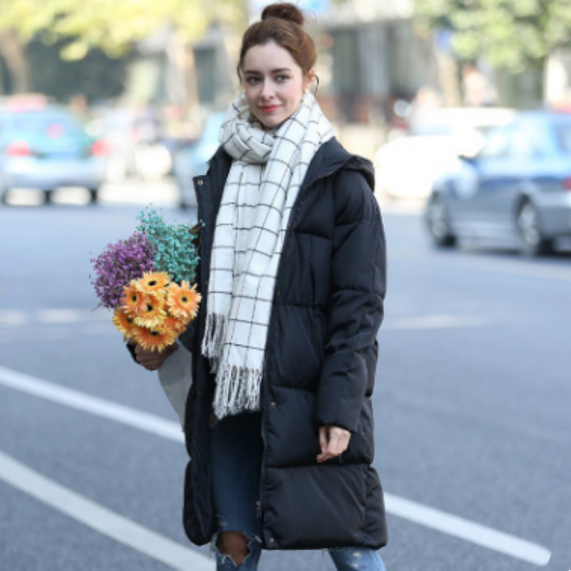 keskmise pikkusega puuvillane kapuutsiga jope