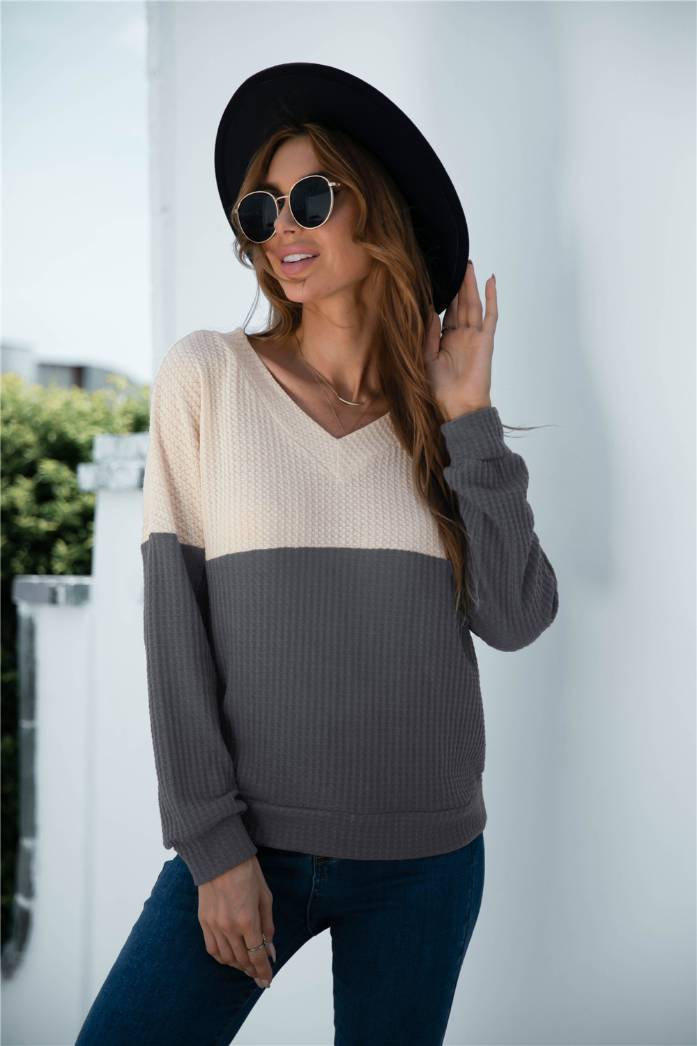 Title 3, New Fashion Ladies V-Neck Color-Block Sweater