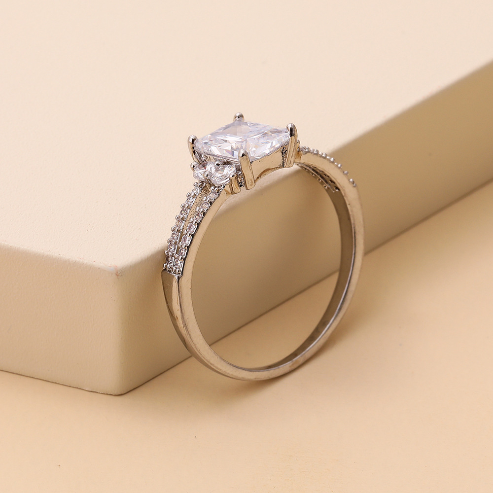 Women's Titanium Steel Ring With Rhinestones