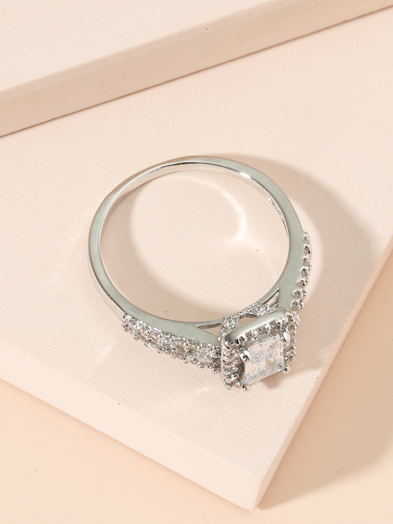 Electroplating 925 Silver Individual Packaging Geometric White Crystal Ring