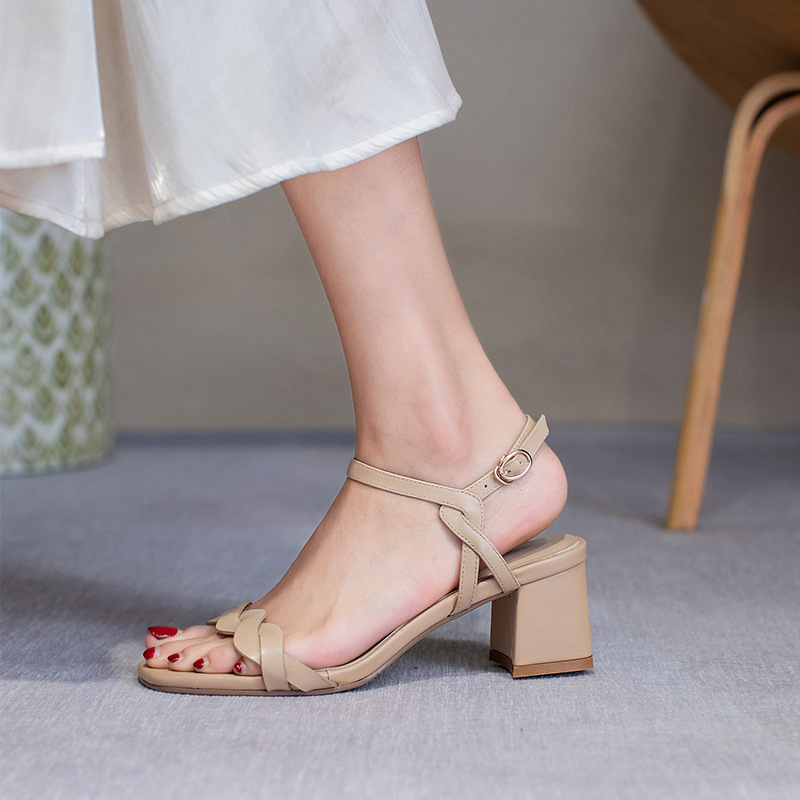 Women's Thick High-heeled Sandals With A Leather Buckle