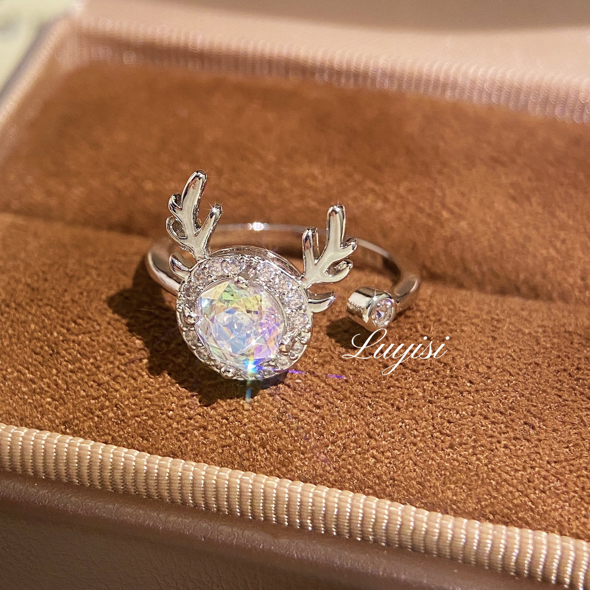 MILLENNIUM ROSE CUT DEER