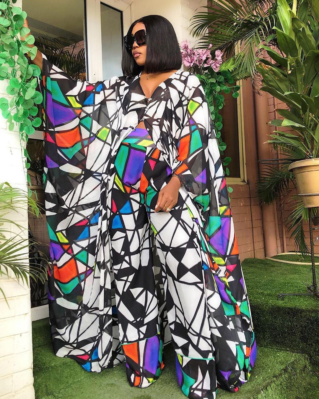 Ensemble robe et pantalon de couleur africaine