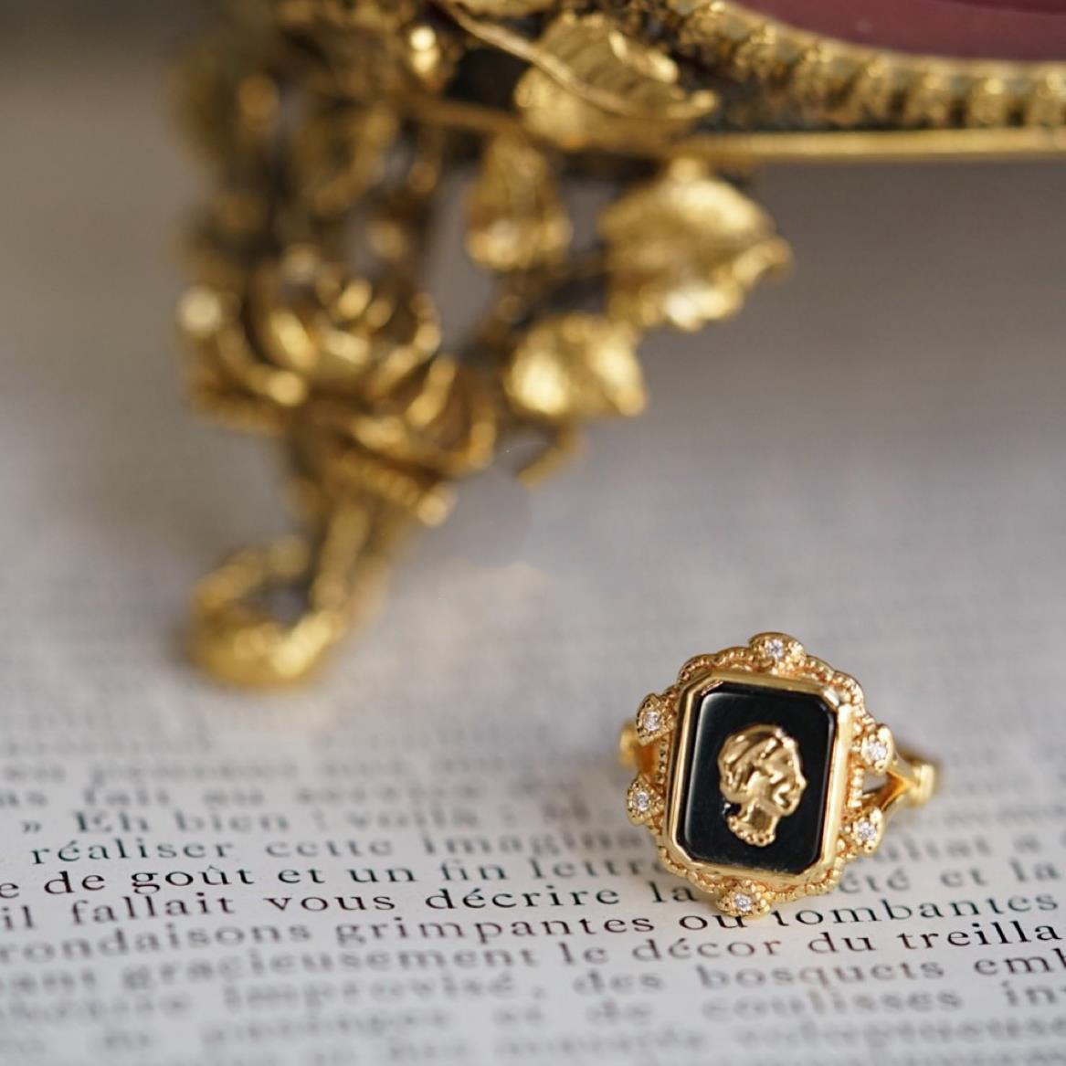 Antique Beauty Head Black Agate Embossed Seal Ring