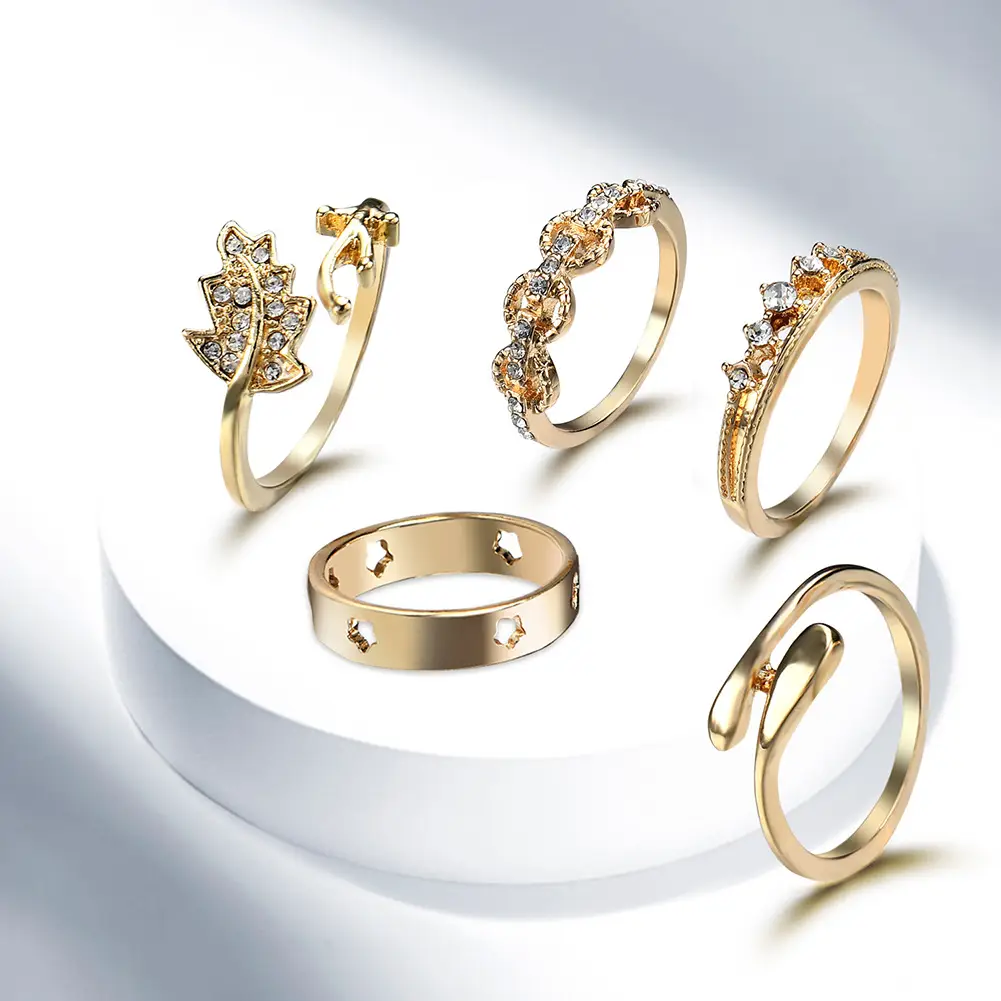 Personalized Fashion All-match Ring With Diamond Leaves