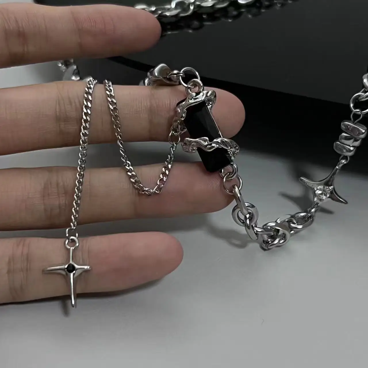 Sweet Cool Wind Starlight Black Zircon Necklace Female