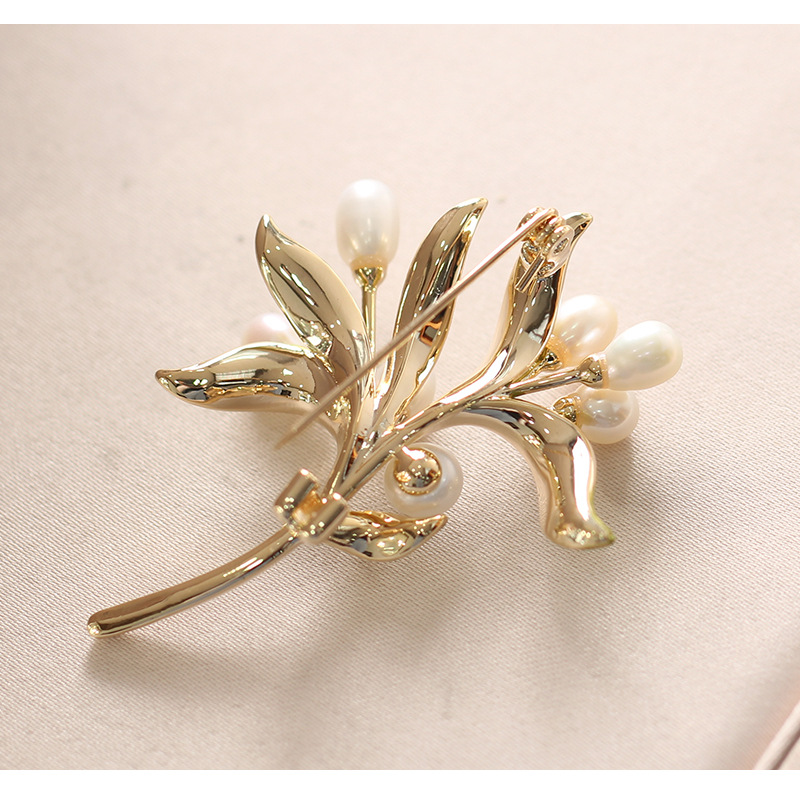 Title 11, Natural Freshwater Pearl Olive Branch Brooch Gr...