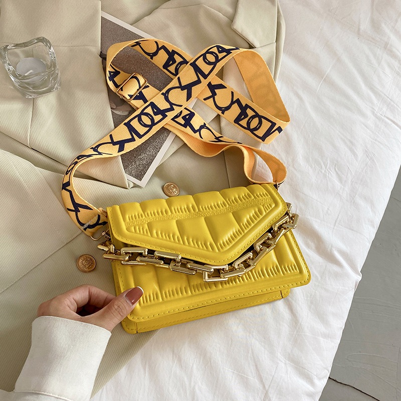 Popular Check Indentation Chain One Shoulder Cross Body