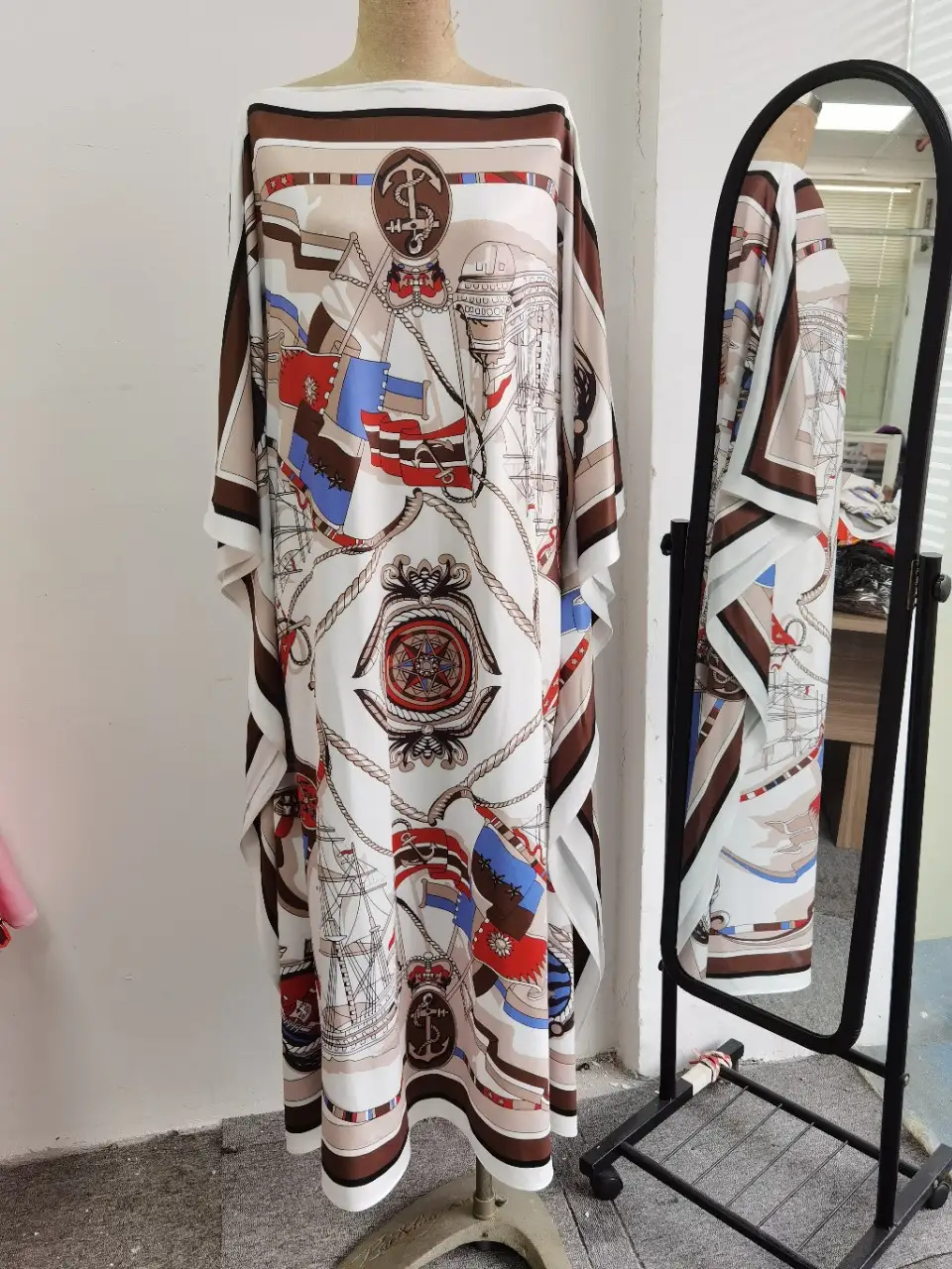 Printed Knitted Silk Dress With Large Sleeves And Loose