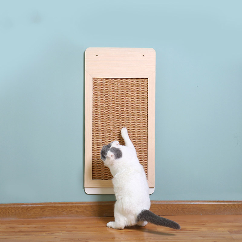 Griffoir mural en bois massif pour chat 1