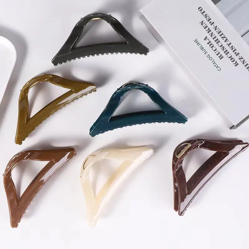 Fashionable Hollow Plate With Shark Clip